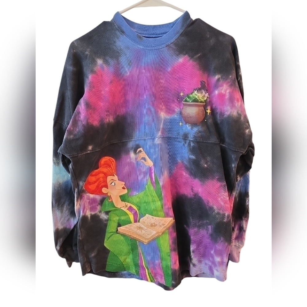 WALT DISNEY HOCUS POCUS SPIRIT JERSEY. " TONIGHT WE FLY". SIZE X- SMALL.